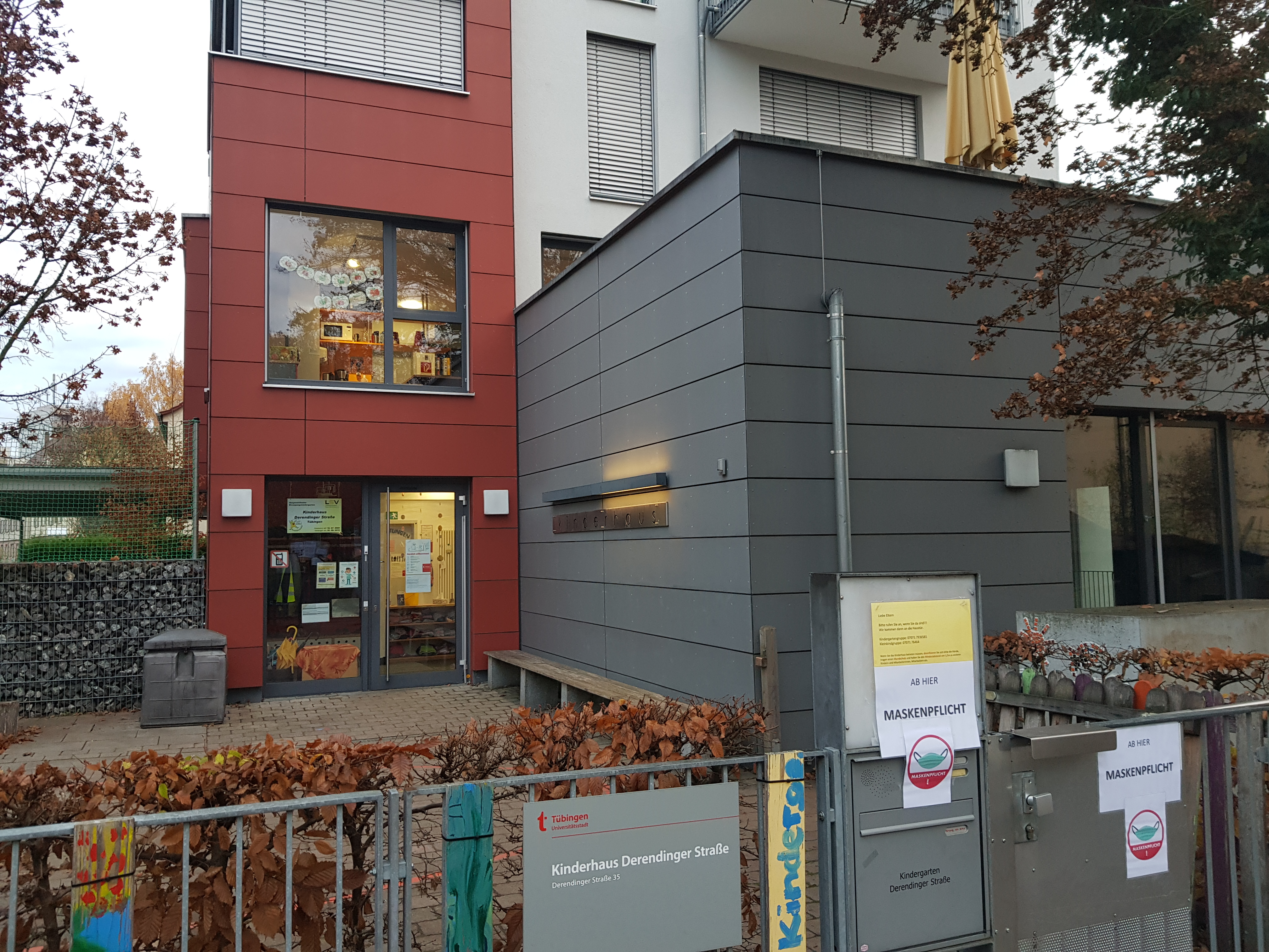 Das Bild zeigt die Außenansicht des Kinderhaus Derendinger Straße.