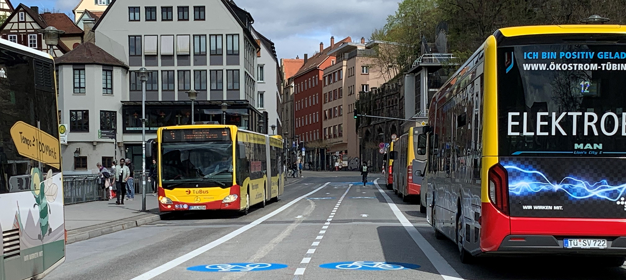 Neuer Radweg auf der Neckarbrücke in Richtung Mühlstraße