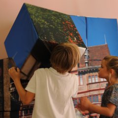 Mitmach-Station: Würfelpuzzle mit Gebäuden der Altstadt im Ausstellungsteil „Altstadt“
Bild: Stadtmuseum Tübingen