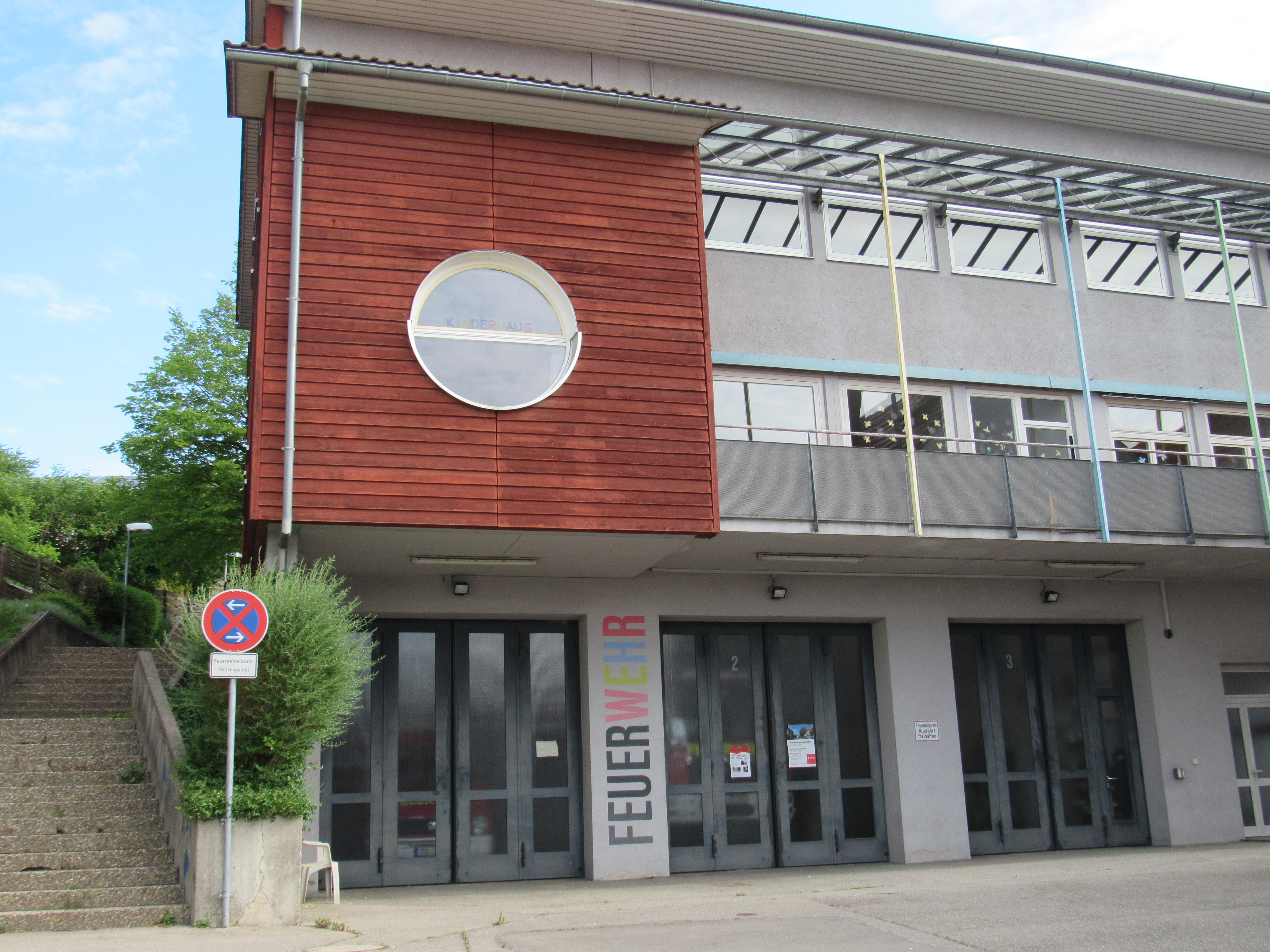 Hier ist die Außenansicht des Kinderhaus Hauptstraße zu sehen.