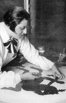 Lotte Reiniger bei der Arbeit am Prinzen Achmed