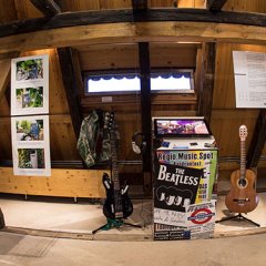 Von links nach rechts:VERWUNSCHEN Projekt „Der Tübinger Steineflüsterer: Ugge Bärtle“ (Kseniya Ibadulina, Evgenij Krasovskij) – – VERBORGEN Projekt „Die Spritzenautomaten in Tübingen“ (Christin Hartard, Anke Triebe) – – VERBORGEN Projekt „Klänge aus dem Keller“ (Tobias Keppeler, Janina Pszola) – – VERGESSEN Projekt „Die Gôgen und ihre Witze“ (Alexandra Waldleitner). Foto: Janina Pszola