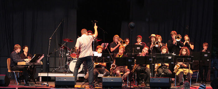 Das Foto zeigt die Big Band der Tübinger Musikschule