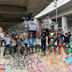 Kinder und Betreuer des Skateboardnest.

Bild: Skateboardnest Tübingen