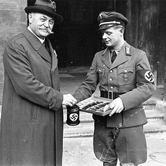 Bookseller and Nazi Kreisleiter (district leader) Helmut Baumert (1909-1980) to the right of Tübingen Oberbürgermeister (mayor) Adolf Scheef 