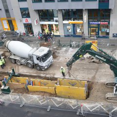 Der Bereich zwischen Europaplatz 2 (Post) und 7 (Bareiselbau, Volksbank) steht kurz vor der Fertigstellung im September 2020. Bild: Anne Faden