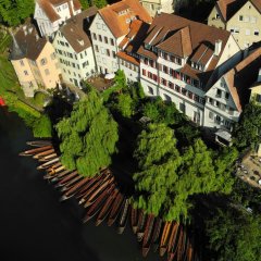 Hölderlinturm und -garten. Bild: Nils Dittbrenner