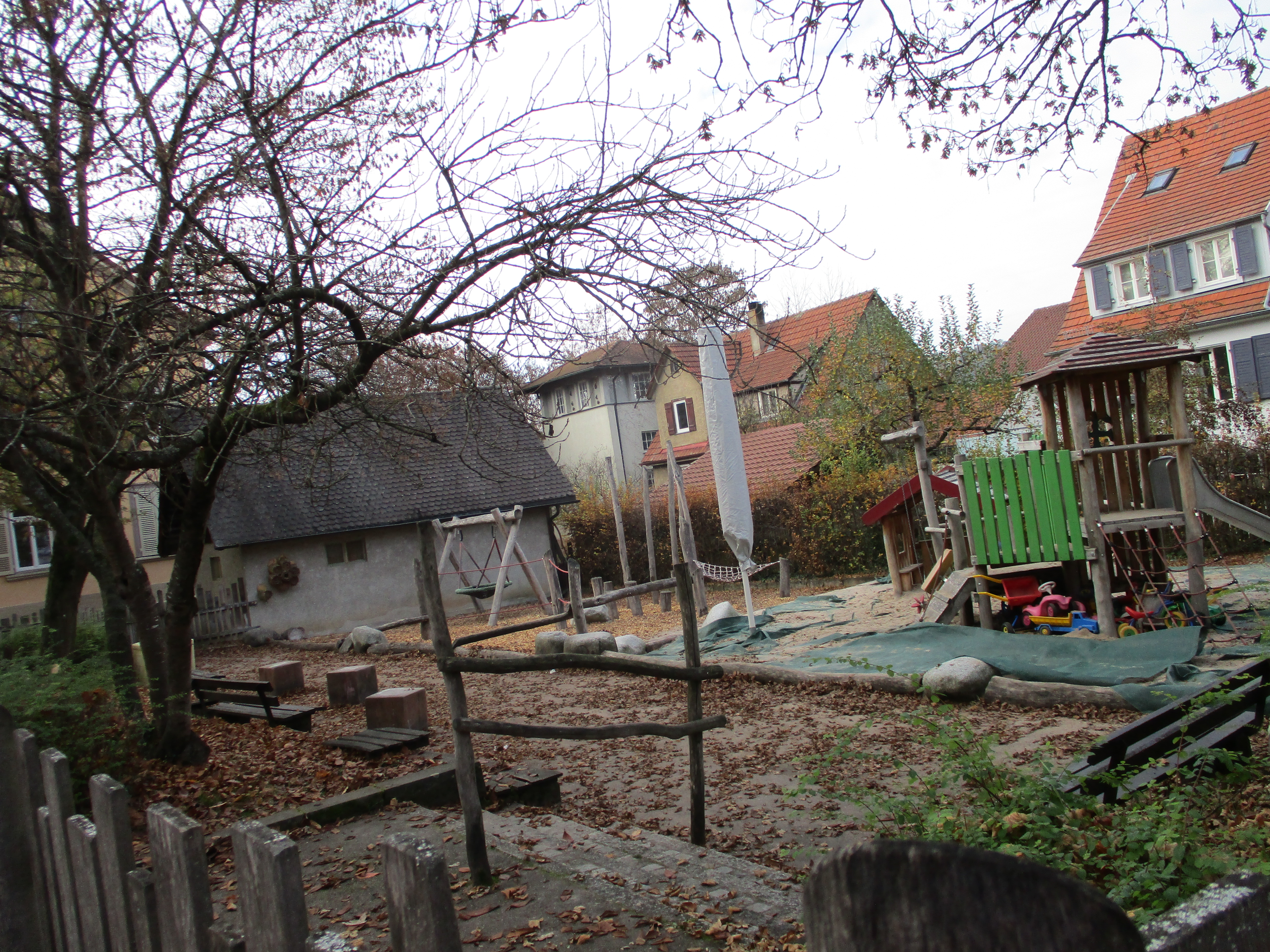 Garten mit Sandspielbereich