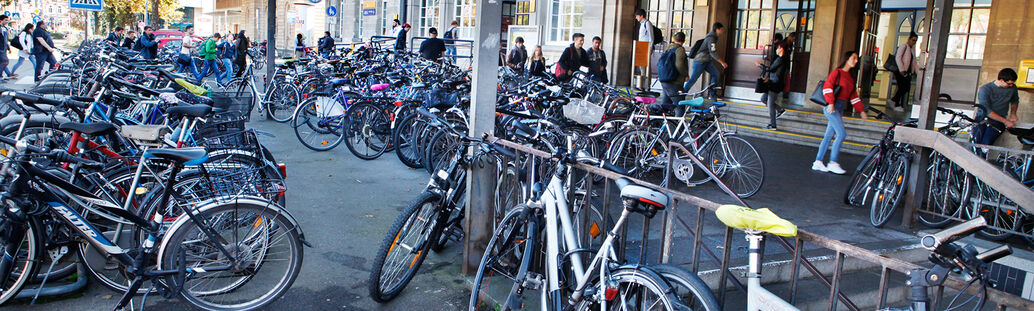 Fahrräder am Bahnhof