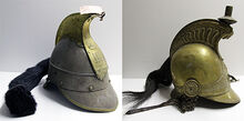 Königlich Bayerischer Kürassierhelm und Französischer Kürassierhelm mit Paradebusch um 1860