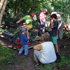 Seilpumpe-Workshop im Museumsgarten.

Bild: Stadtmuseum