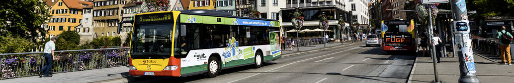 TüBus auf der Neckarbrücke