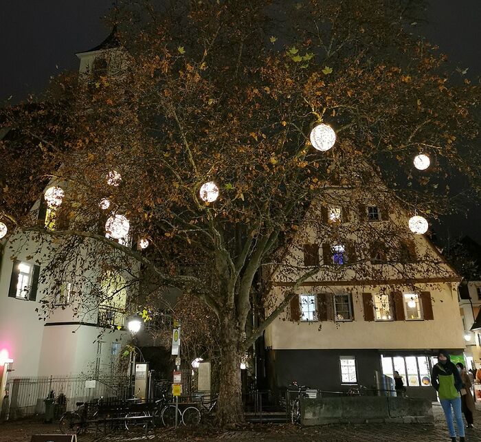 Weihnachtsbeleuchtung an der Krummen Brücke. Bild: WIT