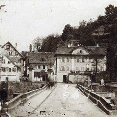 Blick von der alten Neckarbr&uuml;cke aus auf Neckartor und Uhlandhaus, um 1865. Bild: Paul Sinner, Stadtarchiv T&uuml;bingen.