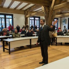 Herzst&uuml;ck des Rathauses und Zentrum der kommunalen Demokratie: der Ratssaal im ersten Stock, wo der Gemeinderat tagt. Bild: Daniel Maurer