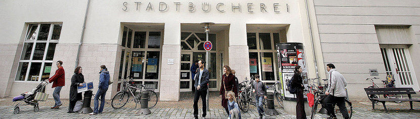 Eingang zur Stadtb&uuml;cherei