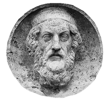 Eines der zw&ouml;lf Portr&auml;tmedaillons