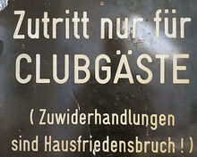 Schild am &bdquo;Pub 13&ldquo;, T&uuml;bingens erster Schwulenkneipe