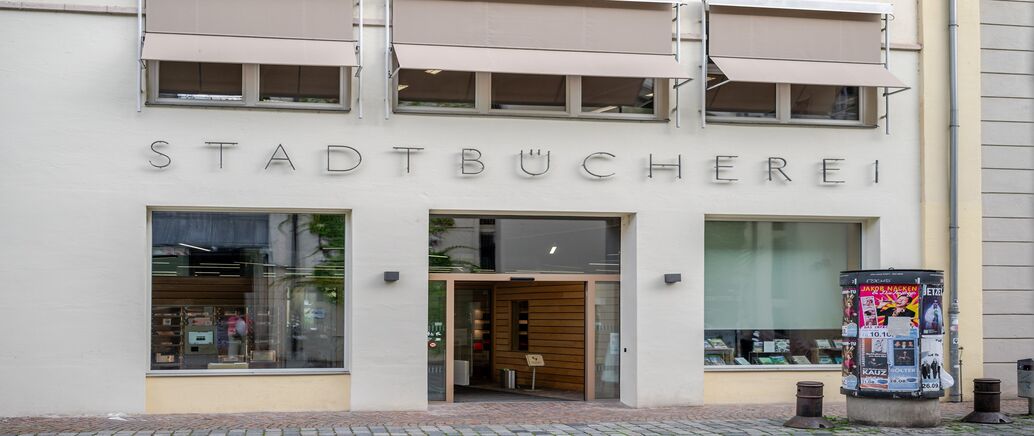Eingang zur Stadtb&uuml;cherei