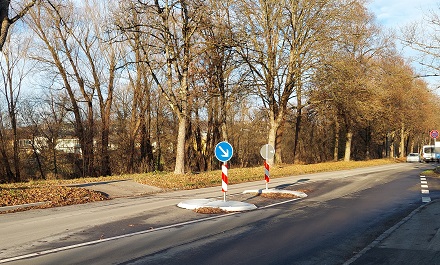 Mittelinsel in der Bismarckstra&szlig;e