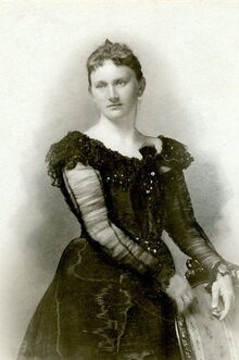 Das Bild zeigt die Komponistin Luise Greger