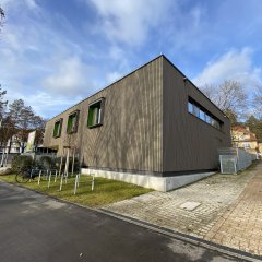 Au&szlig;enansicht auf den neugebauten Martinskindergarten
Bild: Universit&auml;tsstadt T&uuml;bingen