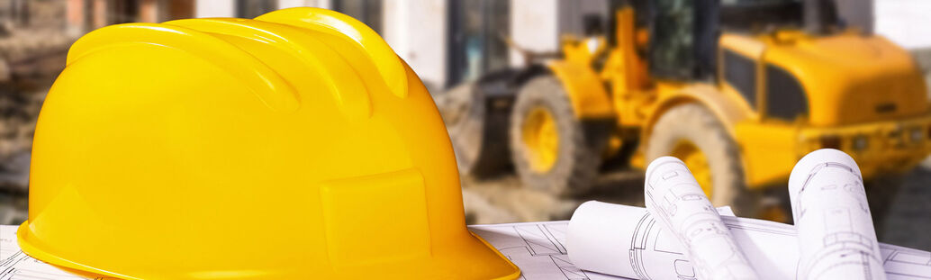 Bauhelm, Baupl&auml;ne, Rohbau und Bagger