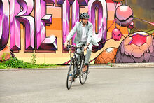 Oberb&uuml;rgermeister Boris Palmer auf dem Fahrrad