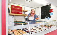 Minikuchen-B&auml;cker, Kuchen und s&uuml;&szlig;e St&uuml;ckchen