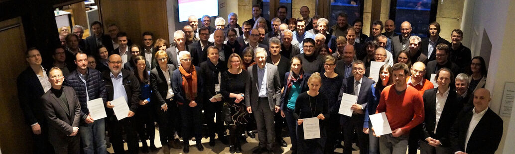 Gruppenbild: Mitglieder des T&uuml;binger Klimapakts