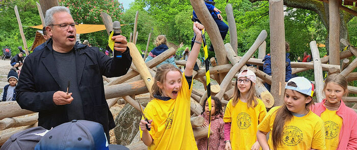 Einweihungsfest Spielplatz R&ouml;mergr&auml;ber mit Baub&uuml;rgermeister