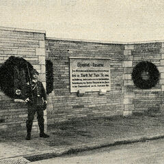 Gedenktafel in der Thiepvalstra&szlig;e (heute Hegelstra&szlig;e)