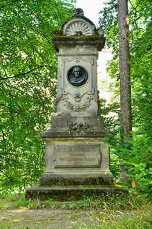 Wildermuth-Denkmal auf der Neckarinsel (kleine S&auml;ule aus Sandstein)