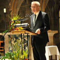Ministerpr&auml;sident Winfried Kretschmann bei seiner Festrede zum Jubil&auml;umsjahr am 7. M&auml;rz 2014 in der Stiftskirche. Bild: Gudrun de Maddalena