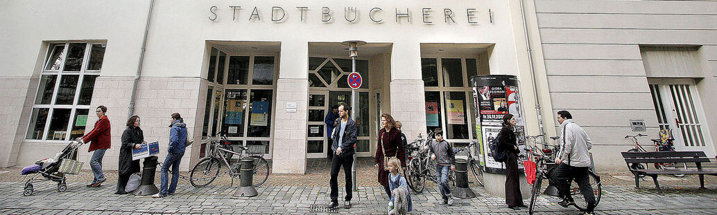 Eingang zur Stadtb&uuml;cherei