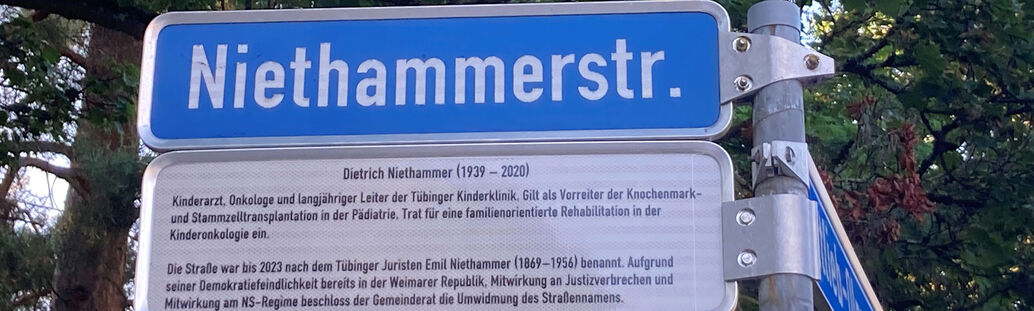 Stra&szlig;enschild mit Aufschrift 