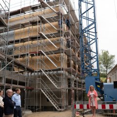 Richtfest f&uuml;r den ersten Geb&auml;udeteil. Bild: Universit&auml;tsstadt T&uuml;bingen