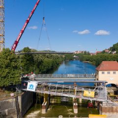 Radbr&uuml;cke Ost-Einhebung der Br&uuml;ckenteile
Bild: Ulrich Metz