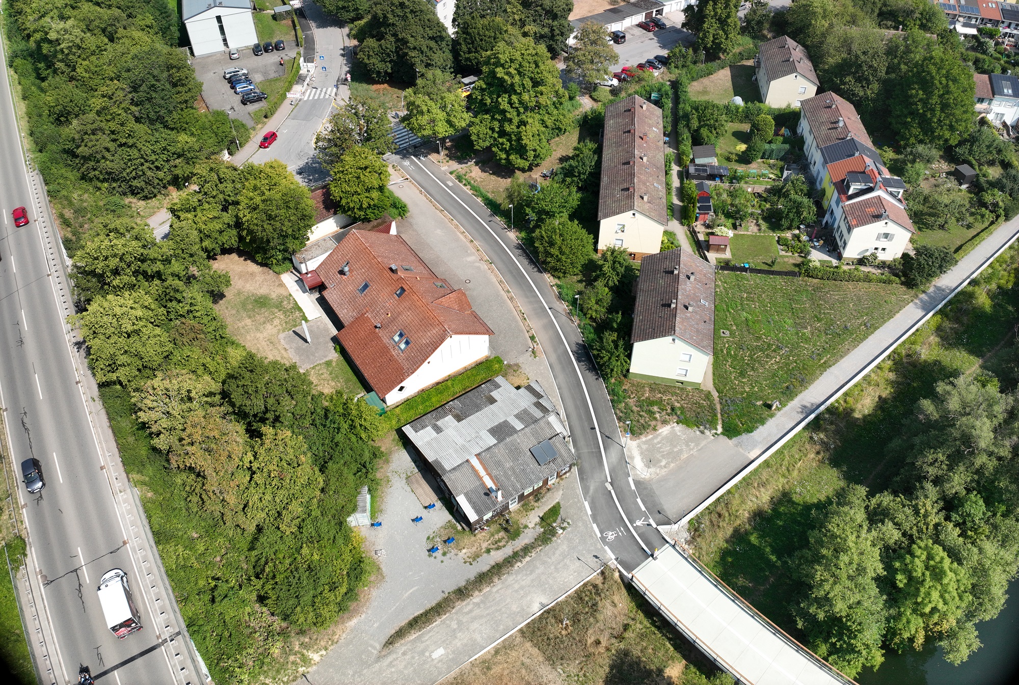 Der ausgebaute Verbindungsweg f&uuml;r Radfahrende und Zufu&szlig;gehende zwischen der Perugia-Br&uuml;cke und der Gartestra&szlig;e