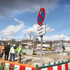 Sowohl die Laufwege als auch die Wege f&uuml;r Autos haben sich w&auml;hrend der Leitungsverlegung ge&auml;ndert. Bild: Anne Faden