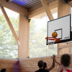 Basketballk&ouml;rbe wurden ebenfalls in der neuen Halle angebracht
Bild: Universit&auml;tsstadt T&uuml;bingen