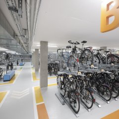 Deutschland, T&uuml;bingen, Fahrradparkhaus, 04.09.2023, &copy; Heinz Heiss, Lehenstr. 11, 70180 Stuttgart, +49 1718374371, www.heinzheiss.de