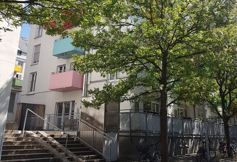 Kinderkrippe im Depot
