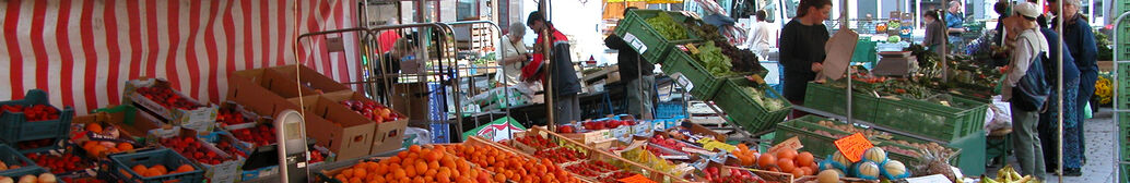 Wochenmarkt auf dem T&uuml;binger Marktplatz